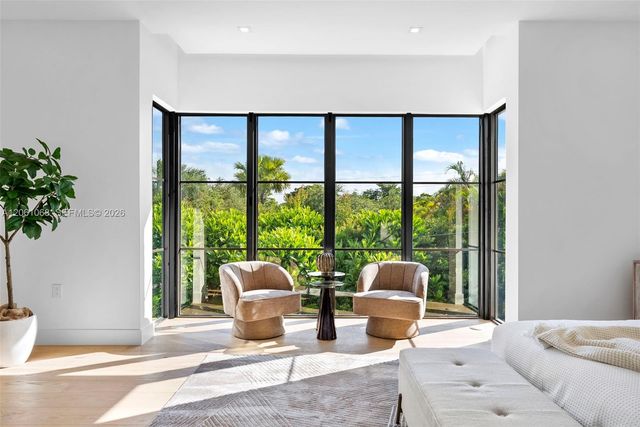 1220 S Alhambra Cir, Coral Gables, FL 33146