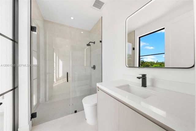 1220 S Alhambra Cir, Coral Gables, FL 33146
