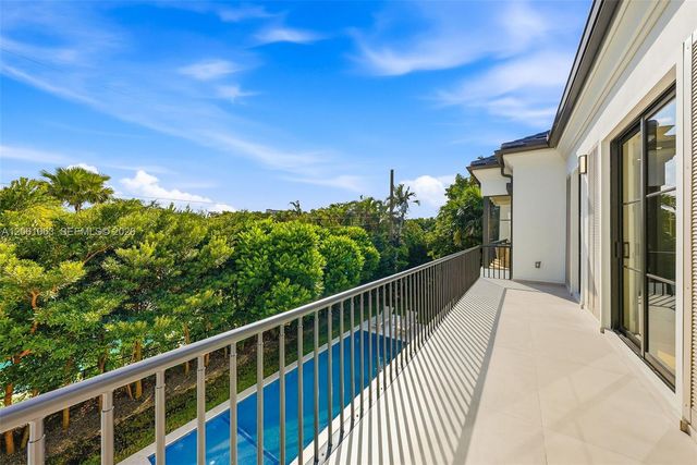 1220 S Alhambra Cir, Coral Gables, FL 33146