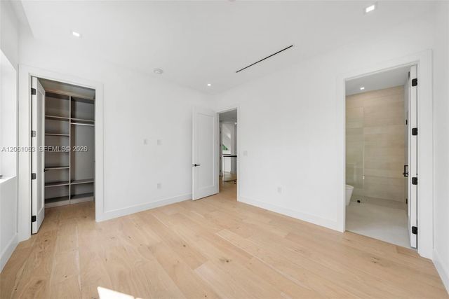 1220 S Alhambra Cir, Coral Gables, FL 33146