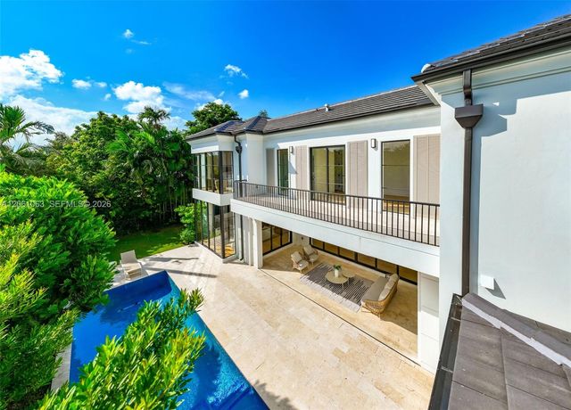 1220 S Alhambra Cir, Coral Gables, FL 33146