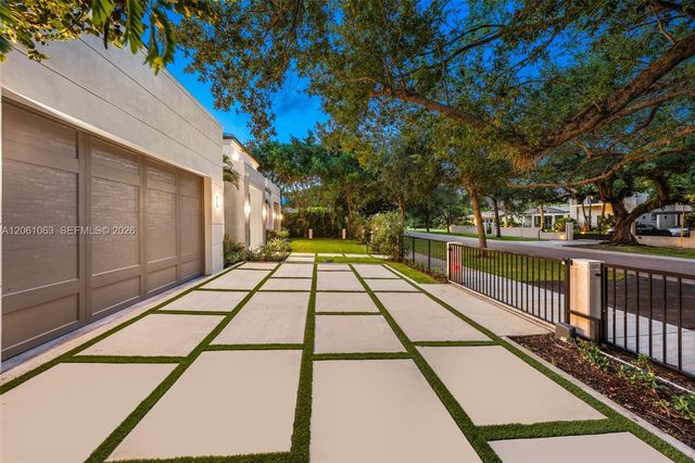 1220 S Alhambra Cir, Coral Gables, FL 33146