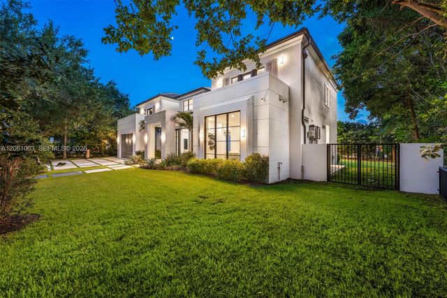 1220 S Alhambra Cir, Coral Gables, FL 33146