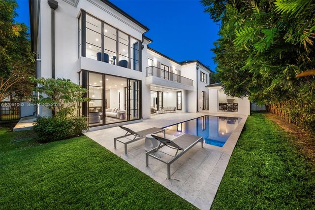 1220 S Alhambra Cir, Coral Gables, FL 33146