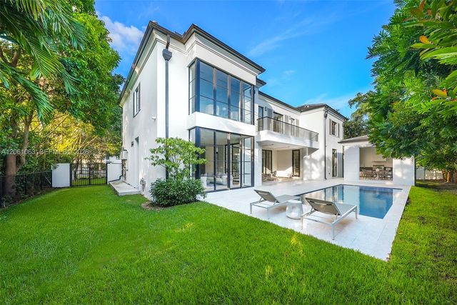 1220 S Alhambra Cir, Coral Gables, FL 33146