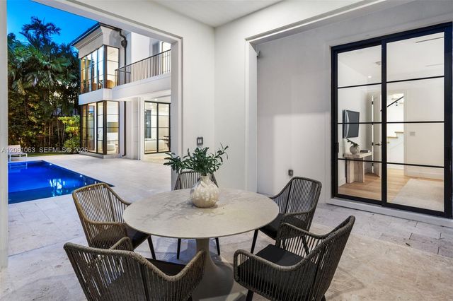 1220 S Alhambra Cir, Coral Gables, FL 33146