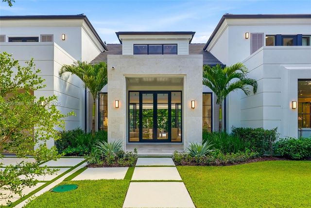 1220 S Alhambra Cir, Coral Gables, FL 33146