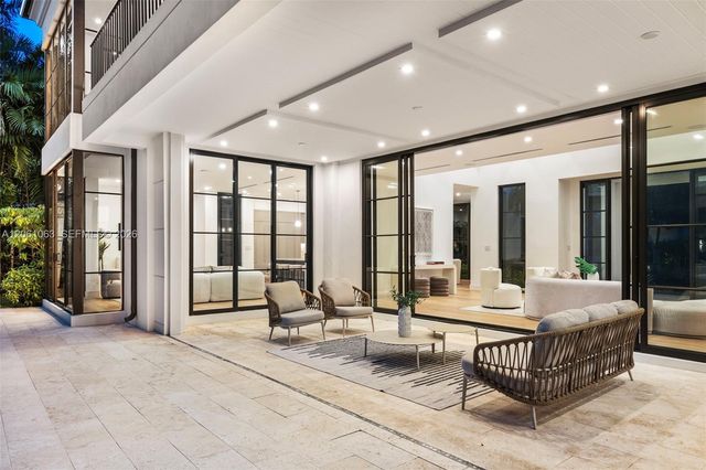 1220 S Alhambra Cir, Coral Gables, FL 33146
