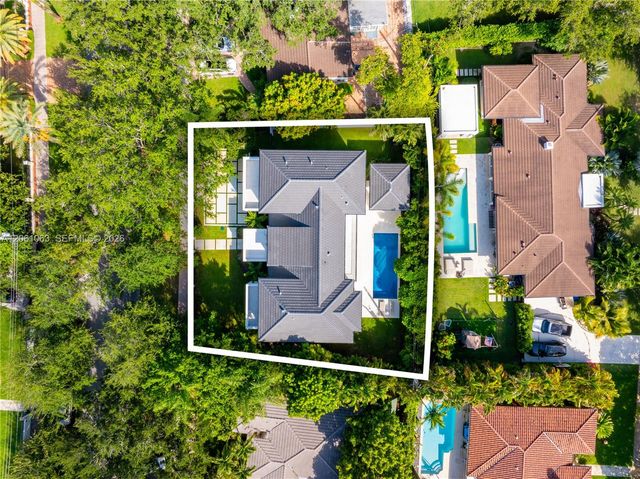 1220 S Alhambra Cir, Coral Gables, FL 33146