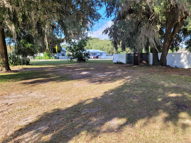 732 E BROADWAY STREET, Fort Meade, FL 33841