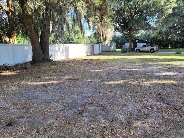 732 E BROADWAY STREET, Fort Meade, FL 33841