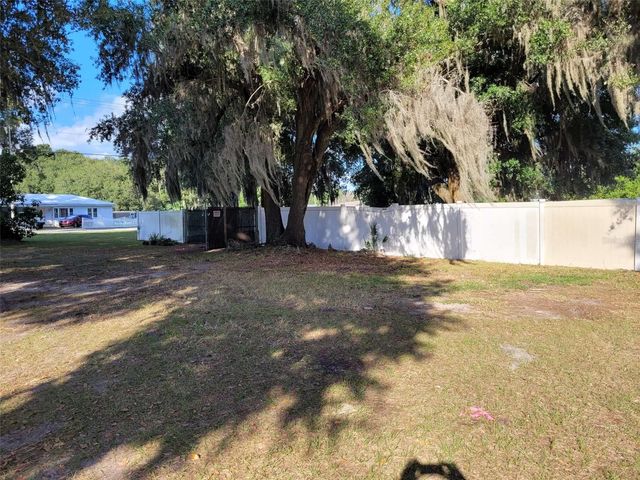 732 E BROADWAY STREET, Fort Meade, FL 33841