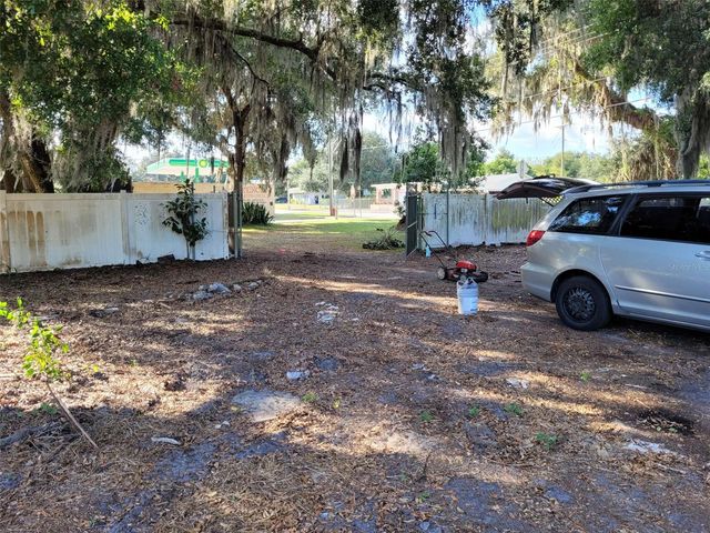 732 E BROADWAY STREET, Fort Meade, FL 33841