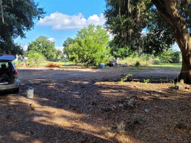 732 E BROADWAY STREET, Fort Meade, FL 33841