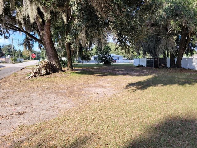 732 E BROADWAY STREET, Fort Meade, FL 33841
