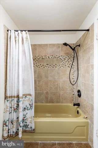 6225 CHINQUAPIN PKWY, Baltimore, MD 21239