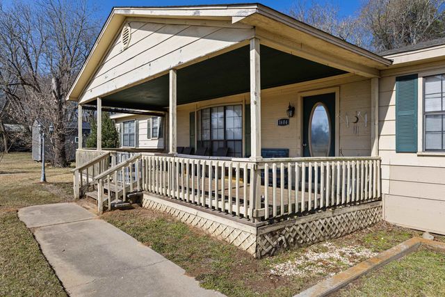 1604 W George Richey Road, Gladewater, TX 75647