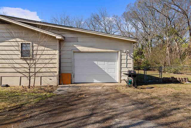 1604 W George Richey Road, Gladewater, TX 75647