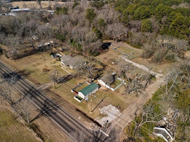 1604 W George Richey Road, Gladewater, TX 75647