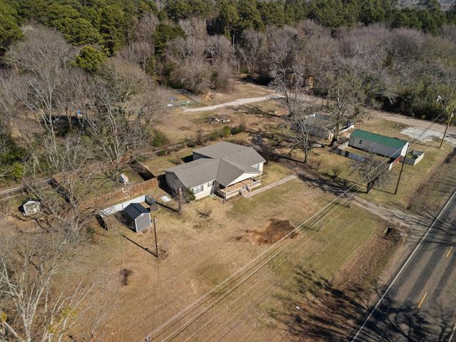 1604 W George Richey Road, Gladewater, TX 75647