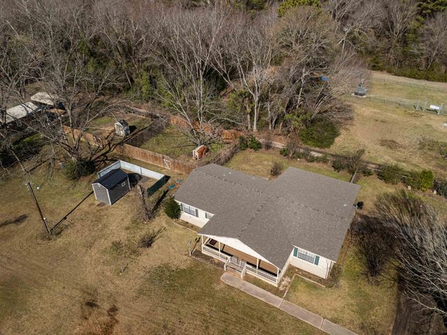 1604 W George Richey Road, Gladewater, TX 75647