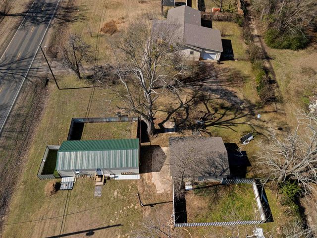1604 W George Richey Road, Gladewater, TX 75647