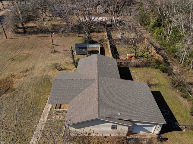 1604 W George Richey Road, Gladewater, TX 75647
