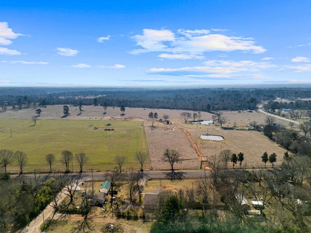 1604 W George Richey Road, Gladewater, TX 75647