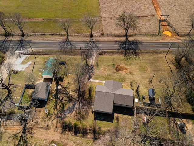 1604 W George Richey Road, Gladewater, TX 75647