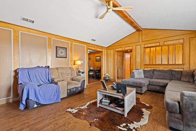 1604 W George Richey Road, Gladewater, TX 75647