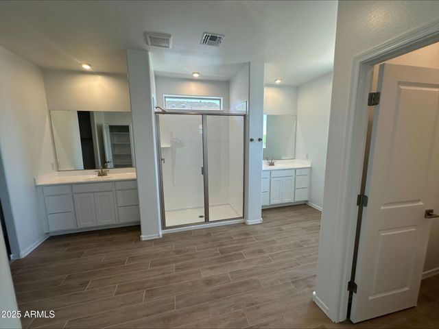 7445 W Peck Drive, Glendale, AZ 85303