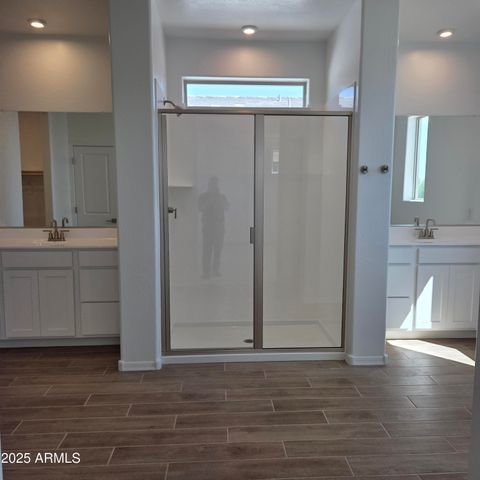 7445 W Peck Drive, Glendale, AZ 85303