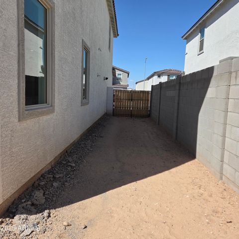 7445 W Peck Drive, Glendale, AZ 85303