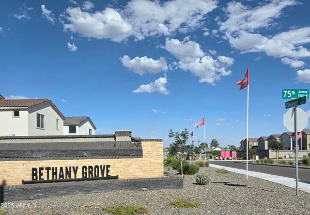 7445 W Peck Drive, Glendale, AZ 85303