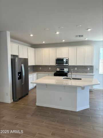 7445 W Peck Drive, Glendale, AZ 85303