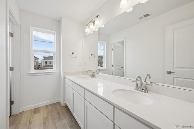 476 S Salida Street, Aurora, CO 80017