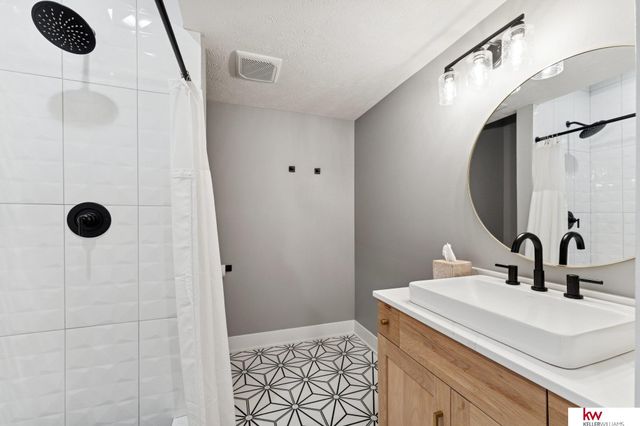 16905 Bondesson Street, Omaha, NE 68007