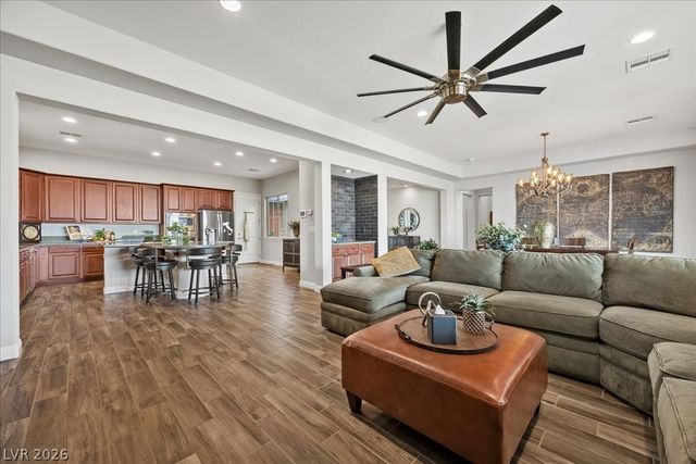6198 Serenity Cliffs Street, Las Vegas, NV 89149