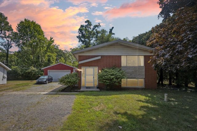 7039 Curtis Drive, Coloma, MI 49038