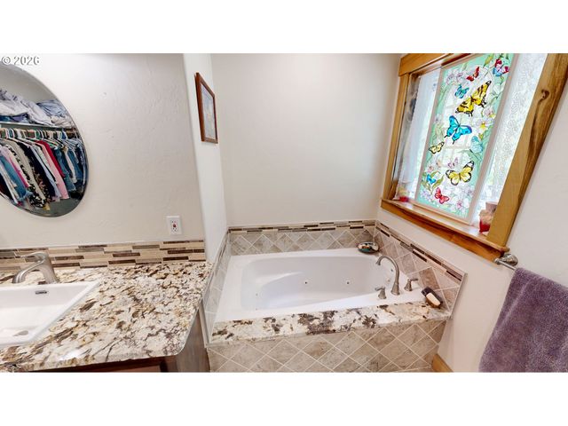 17638 LEWIS CREEK Rd, Brookings, OR 97415