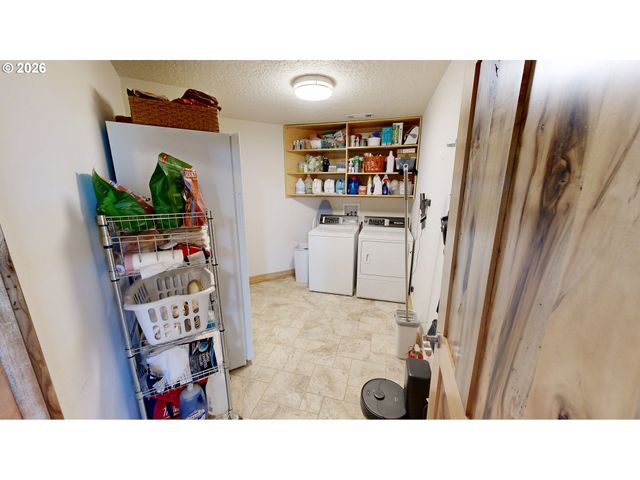 17638 LEWIS CREEK Rd, Brookings, OR 97415