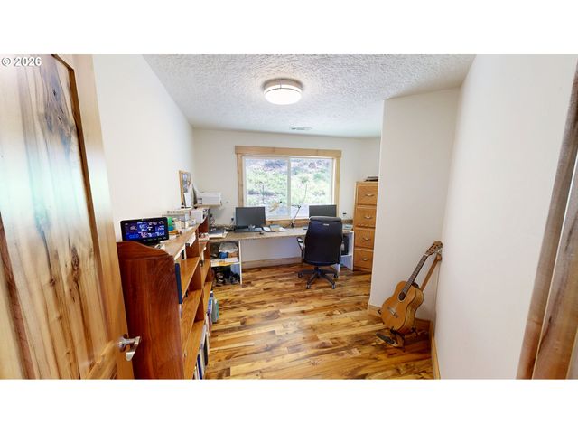 17638 LEWIS CREEK Rd, Brookings, OR 97415