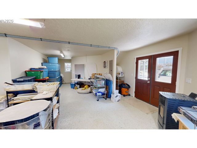 17638 LEWIS CREEK Rd, Brookings, OR 97415