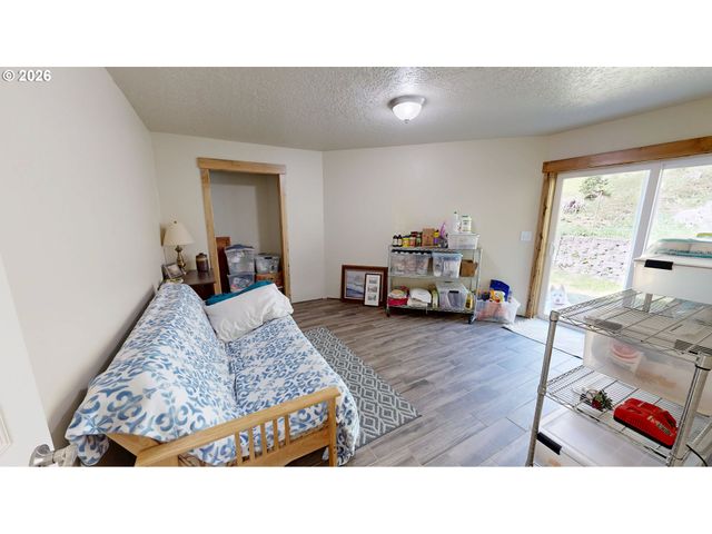 17638 LEWIS CREEK Rd, Brookings, OR 97415