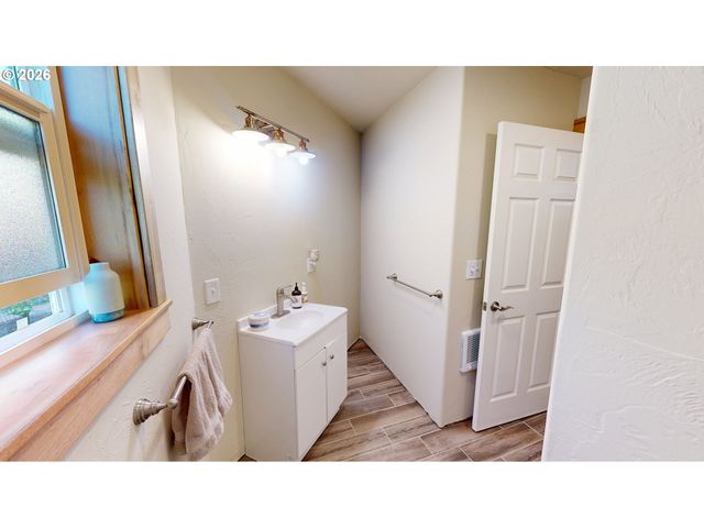 17638 LEWIS CREEK Rd, Brookings, OR 97415