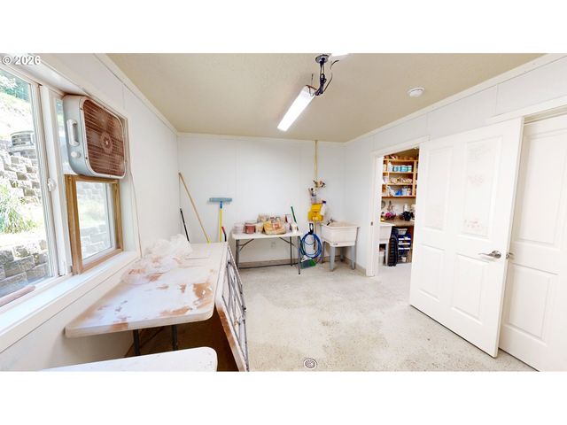 17638 LEWIS CREEK Rd, Brookings, OR 97415