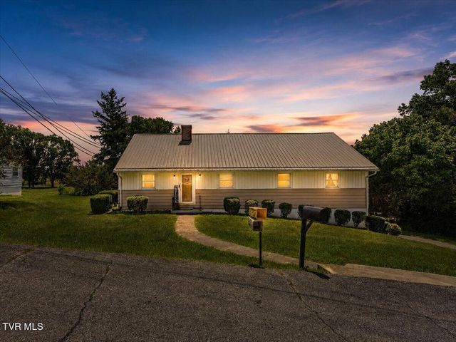 117 Ridge Street, Surgoinsville, TN 37873