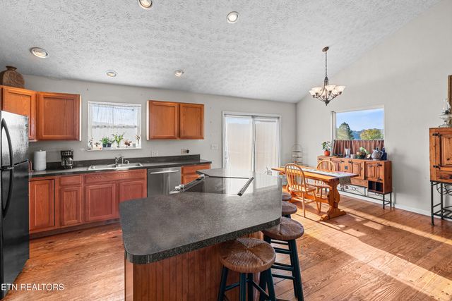 747 E Dumplin Valley Rd, Jefferson City, TN 37760