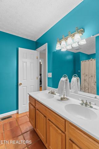 747 E Dumplin Valley Rd, Jefferson City, TN 37760