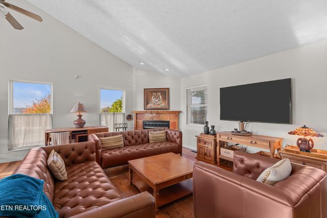 747 E Dumplin Valley Rd, Jefferson City, TN 37760